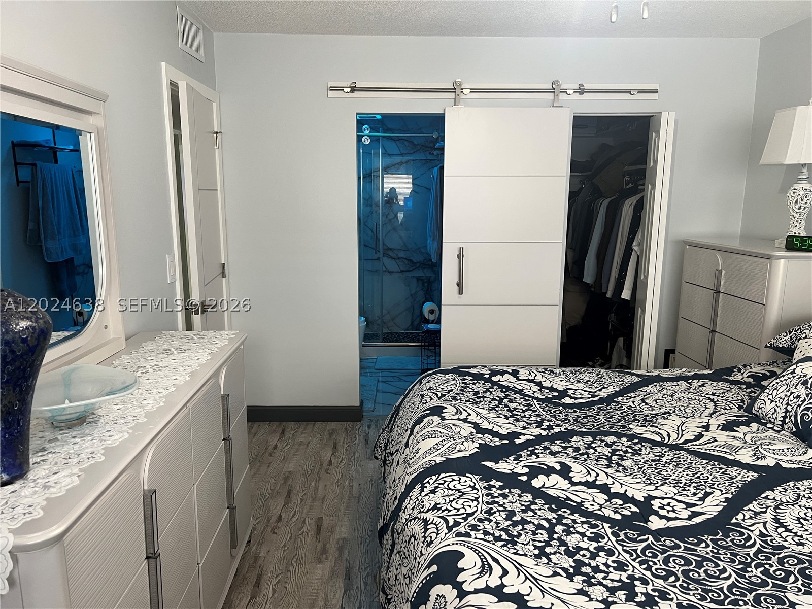 BEVERLY HILLS CONDO NUMBE - Residential Lease