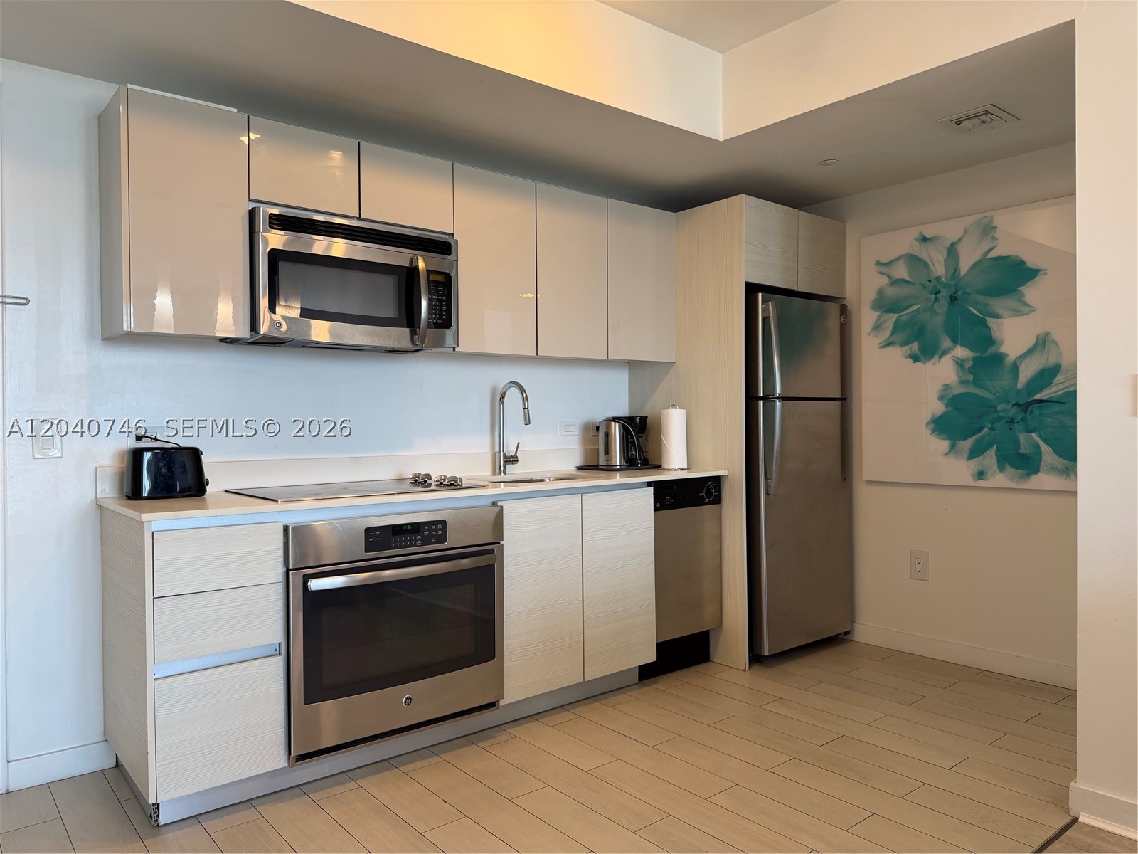 BEACHWALK CONDOMINIUM - Residential