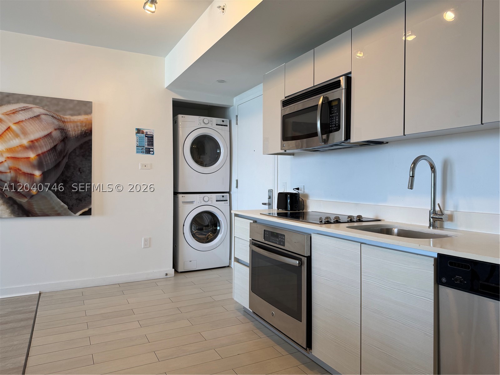 BEACHWALK CONDOMINIUM - Residential