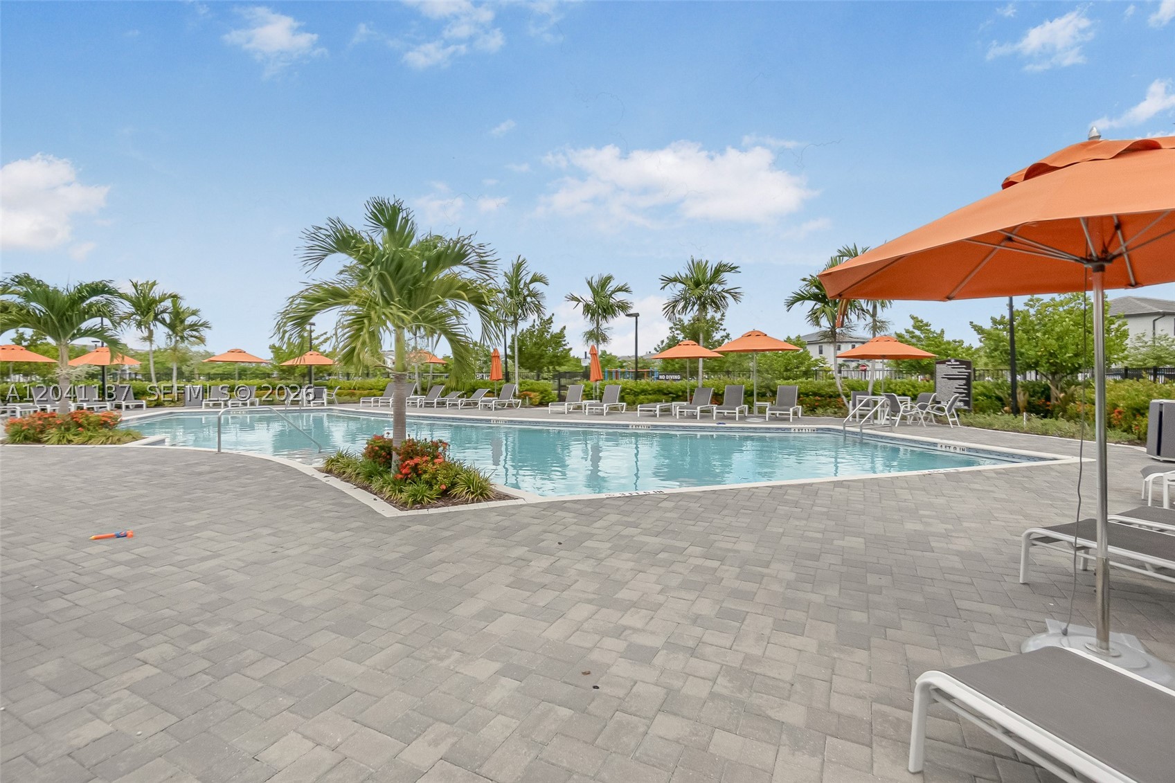 PINE ISLE - Residential
