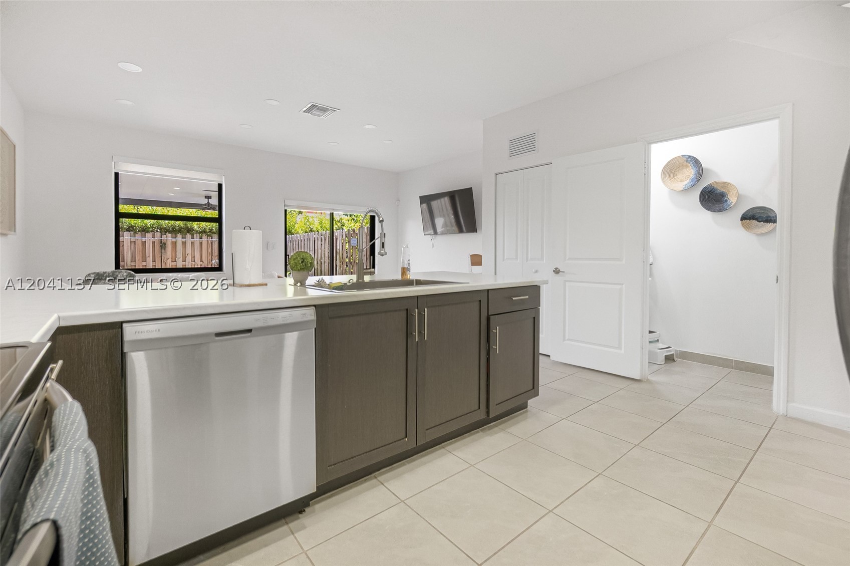PINE ISLE - Residential