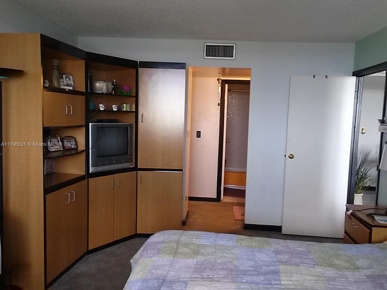 PLAZA OF WESTLAND CONDO - Residential