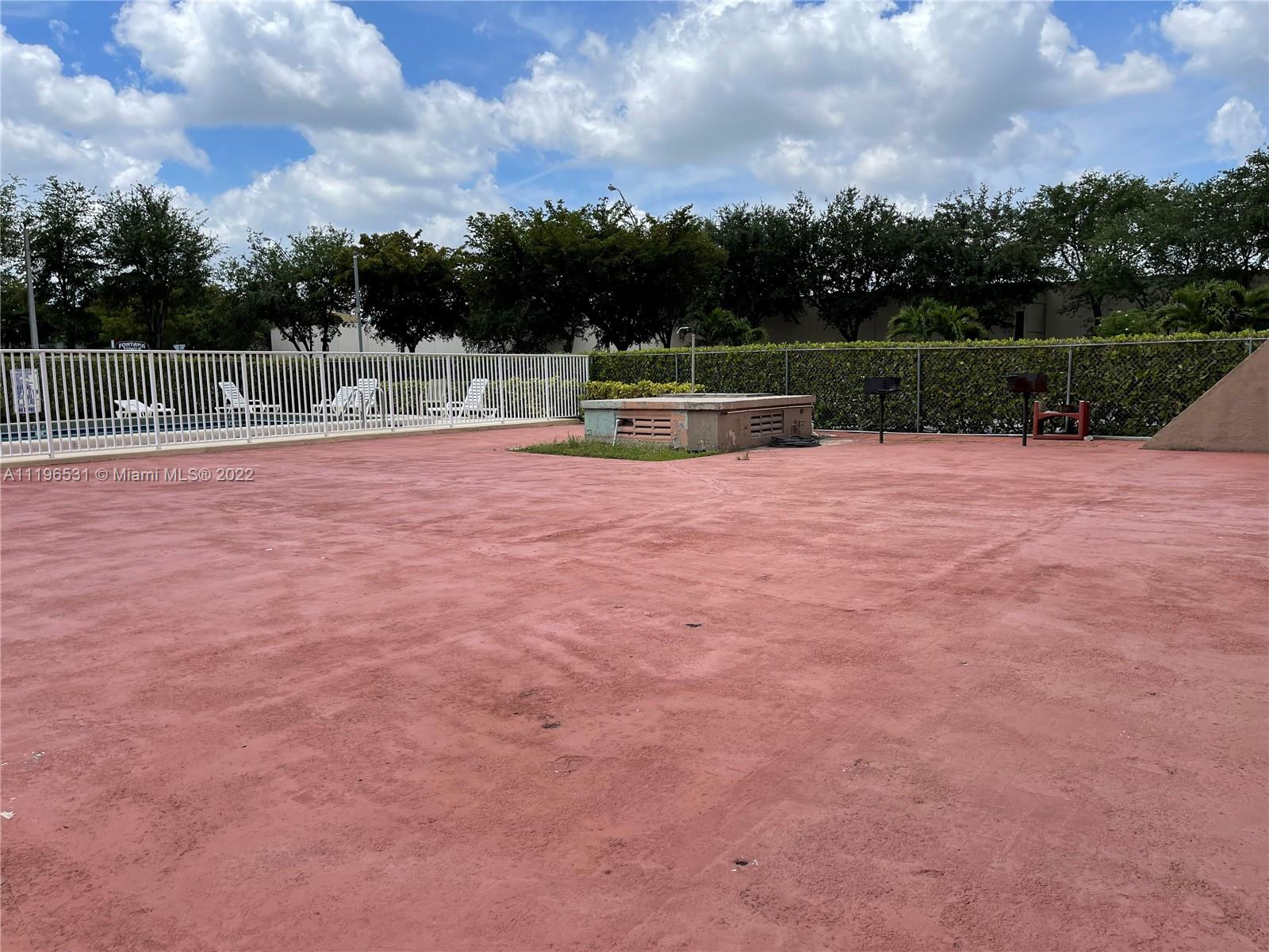 PLAZA OF WESTLAND CONDO - Residential