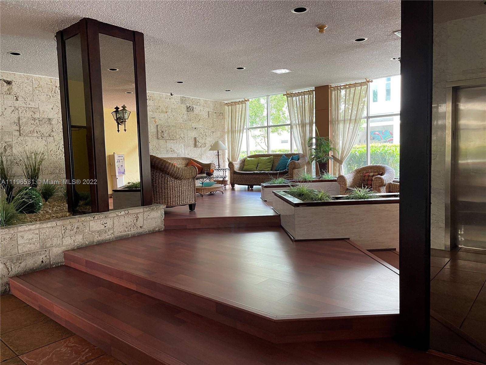 PLAZA OF WESTLAND CONDO - Residential