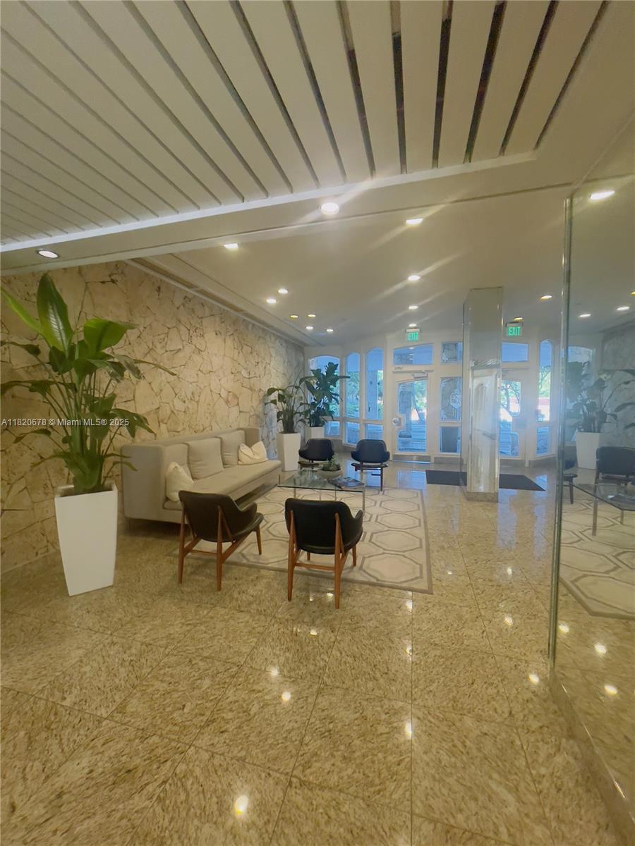 THE PALM BAY YACHT CLUB C - Residential