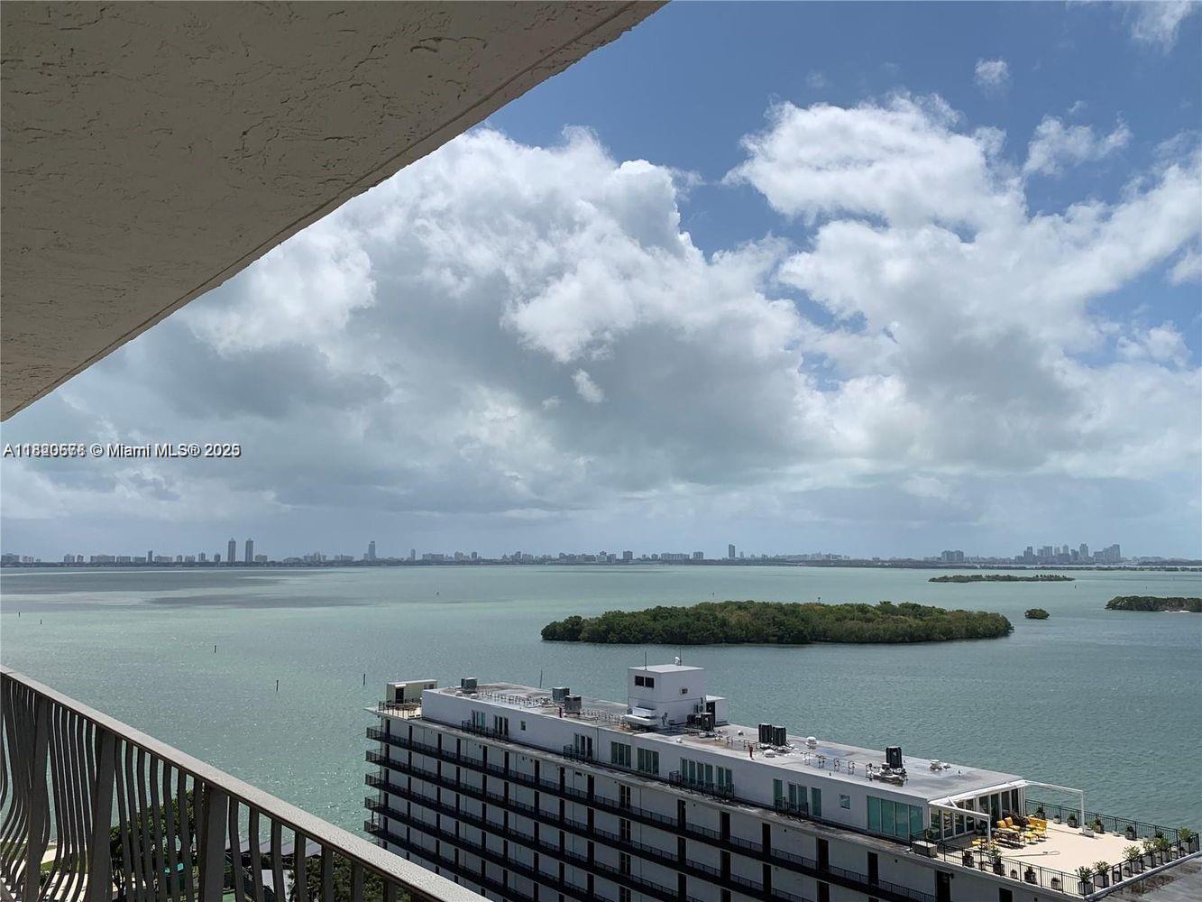 THE PALM BAY YACHT CLUB C - Residential