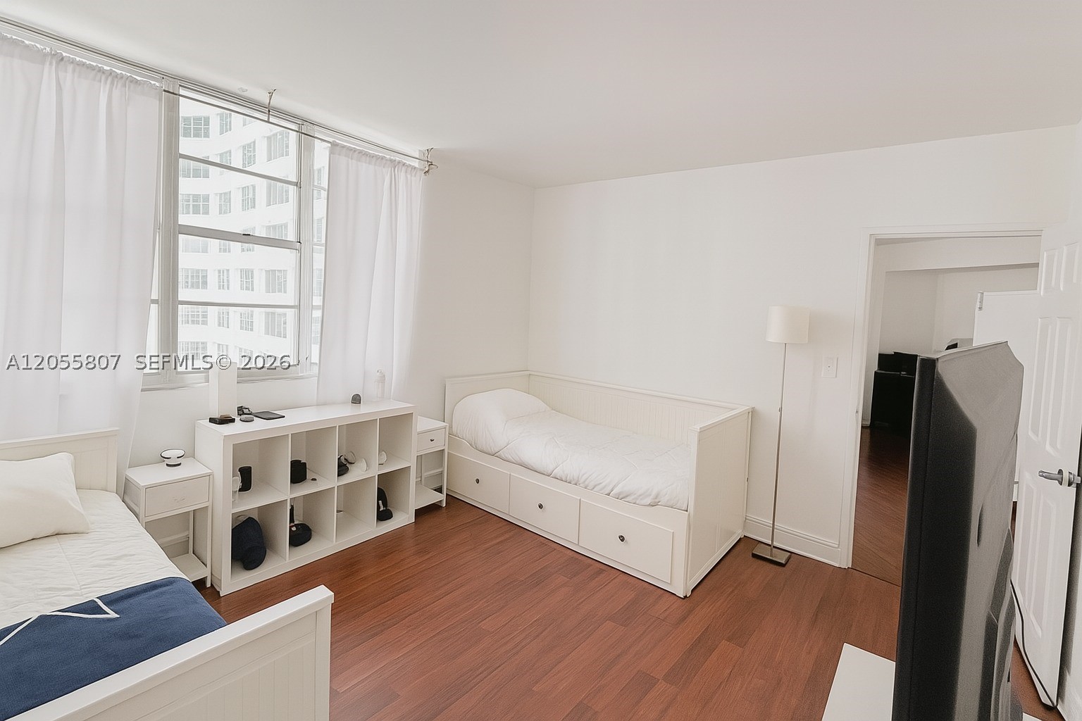 FOUR AMBASSADORS CONDO PH - Residential Lease
