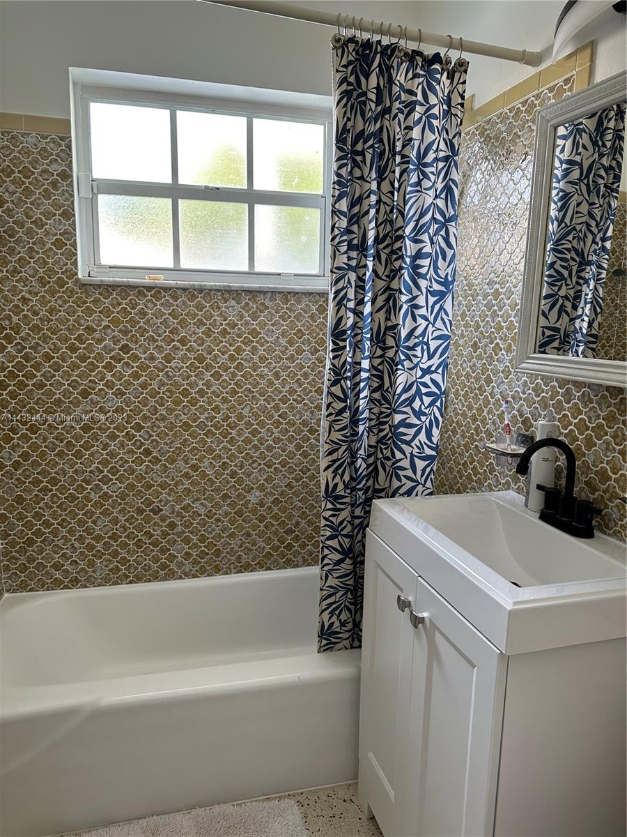 CAMNER MANOR 2ND ADDN - Residential