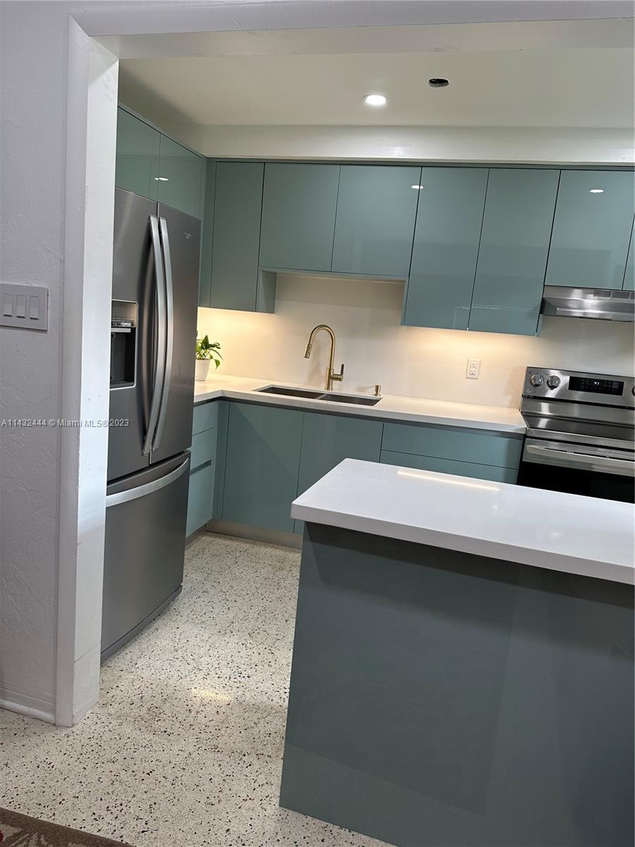 CAMNER MANOR 2ND ADDN - Residential