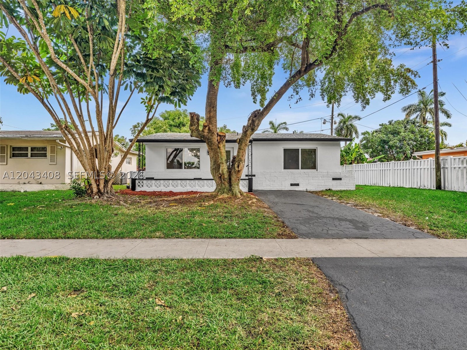 GOLD KEY VILLAS WEST - Residential