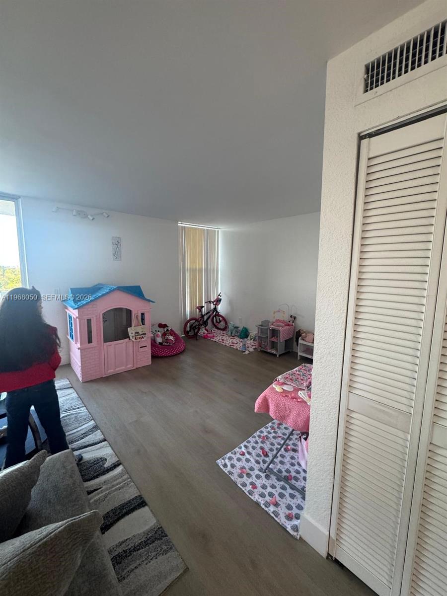 KEYSTONE TOWERS CONDO - Residential