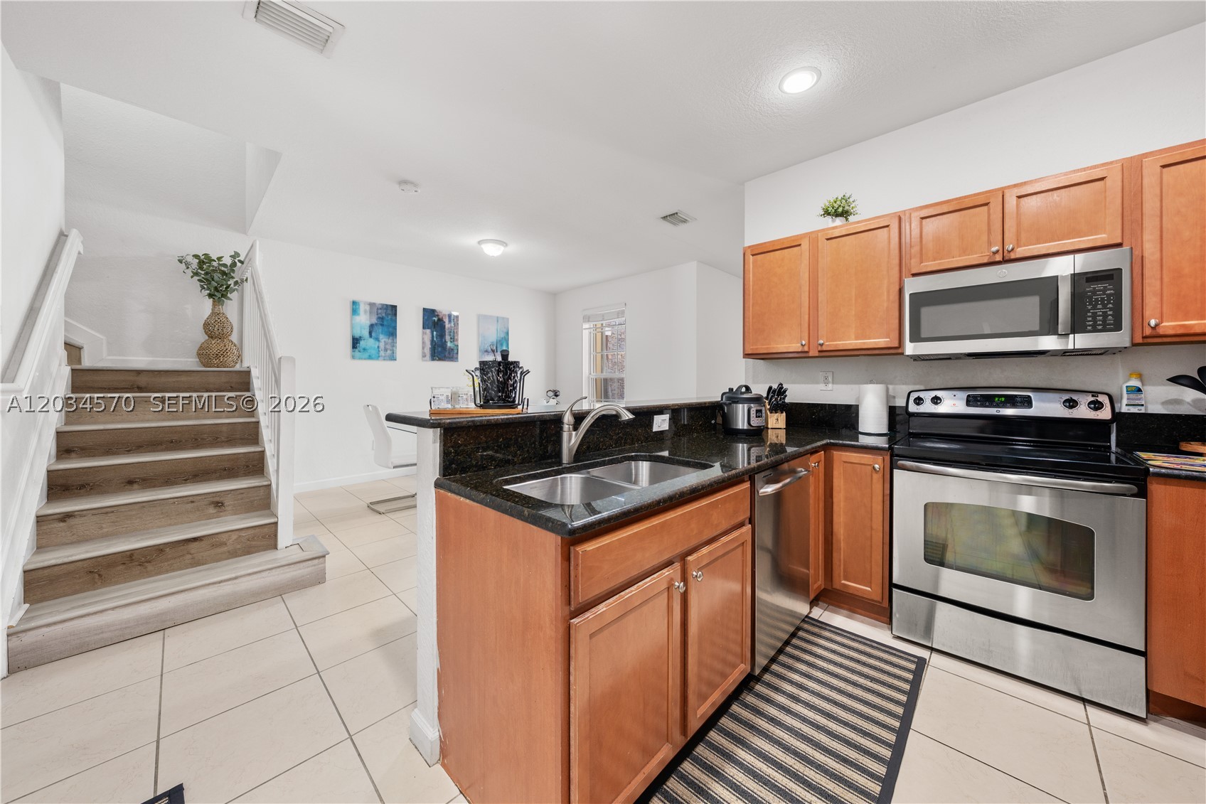 KENDALL COMMONS RESIDENTI - Residential