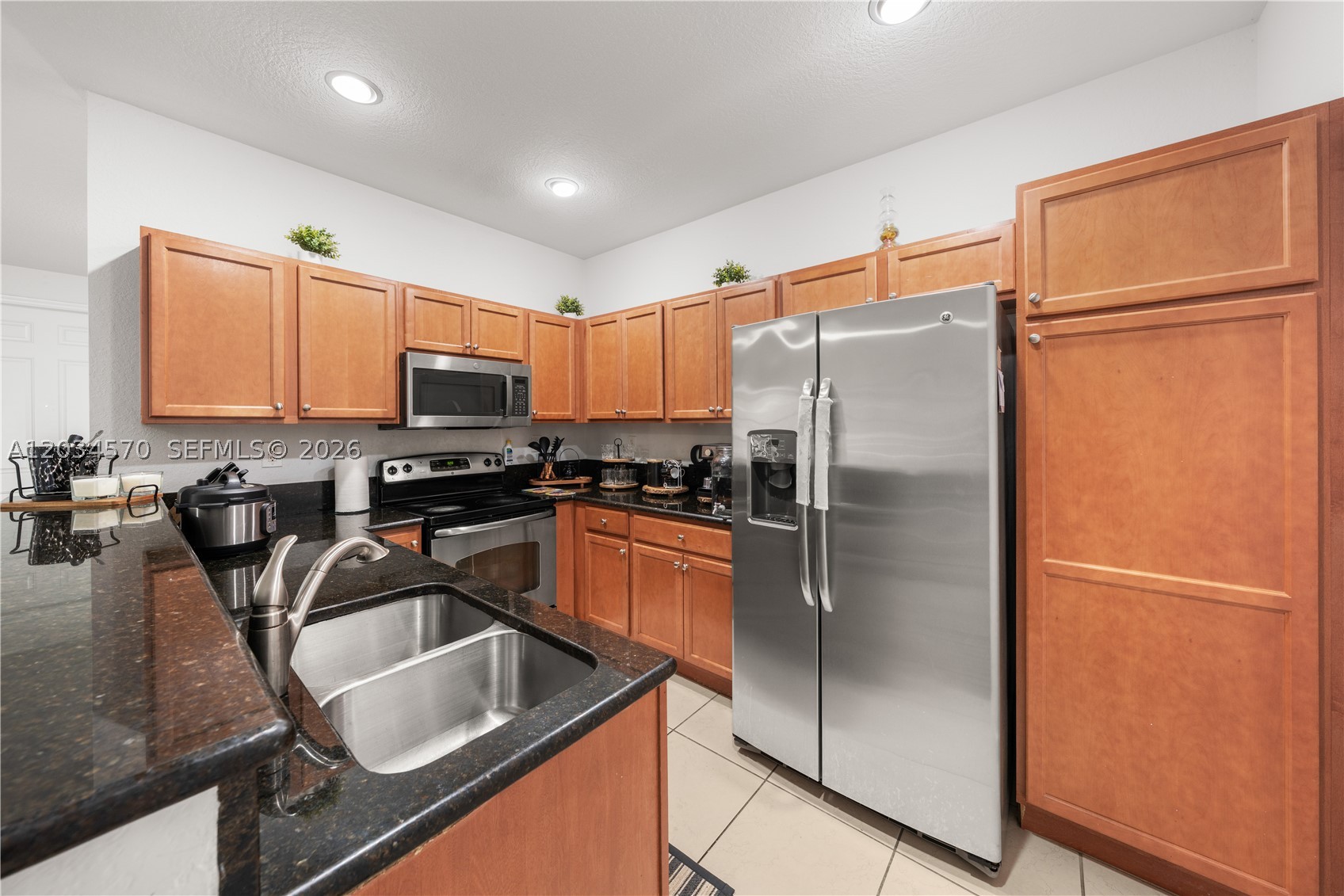 KENDALL COMMONS RESIDENTI - Residential