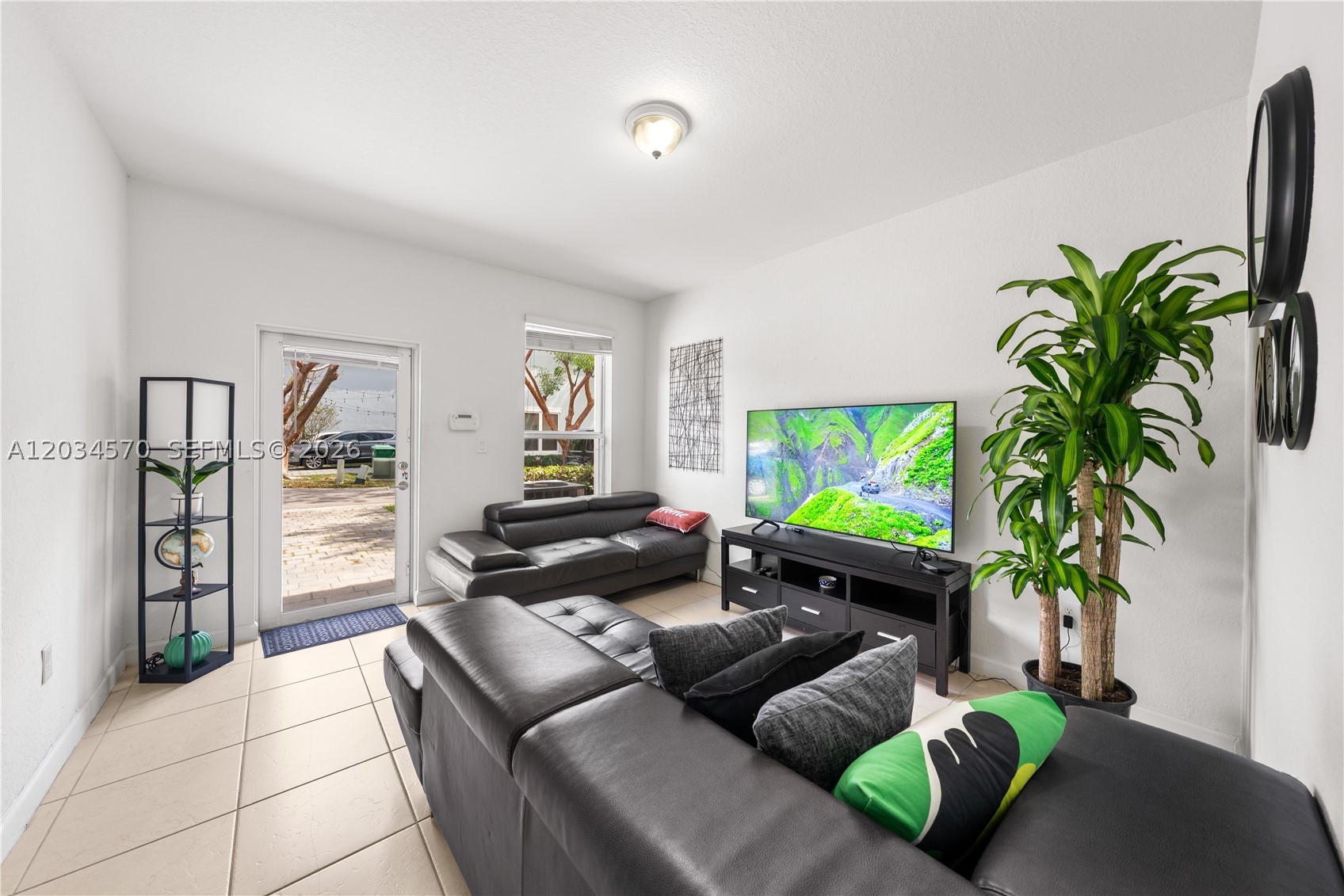 KENDALL COMMONS RESIDENTI - Residential