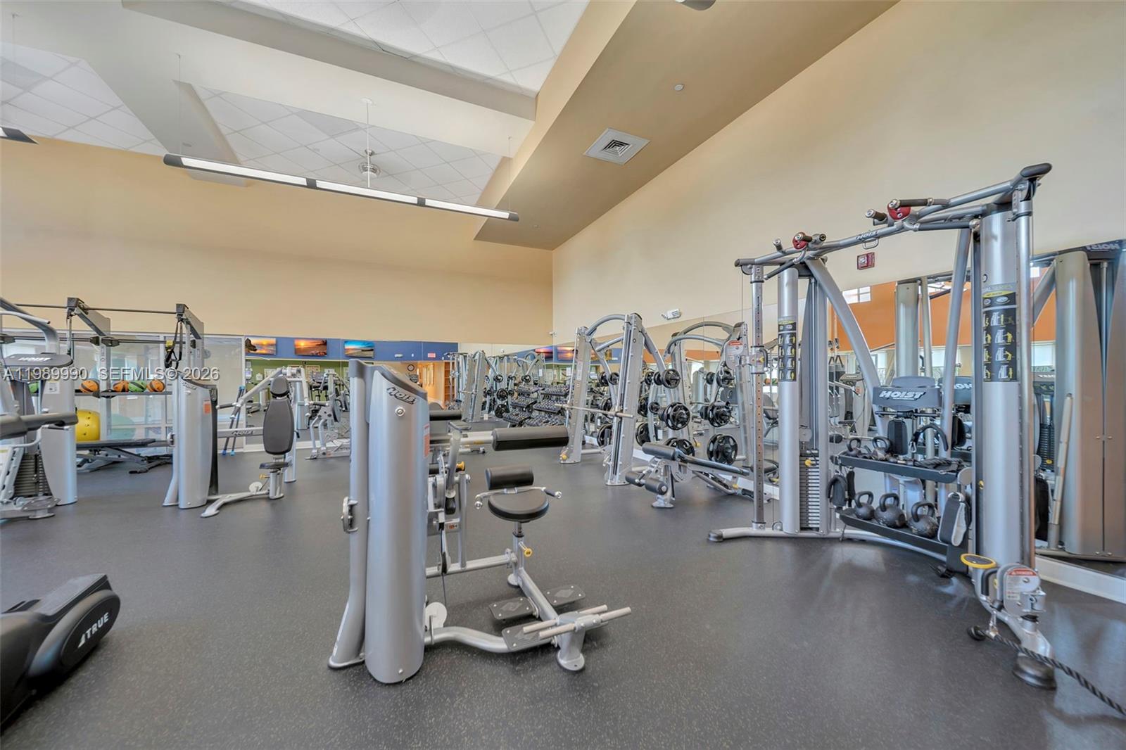 TOSCANO CONDO - Residential