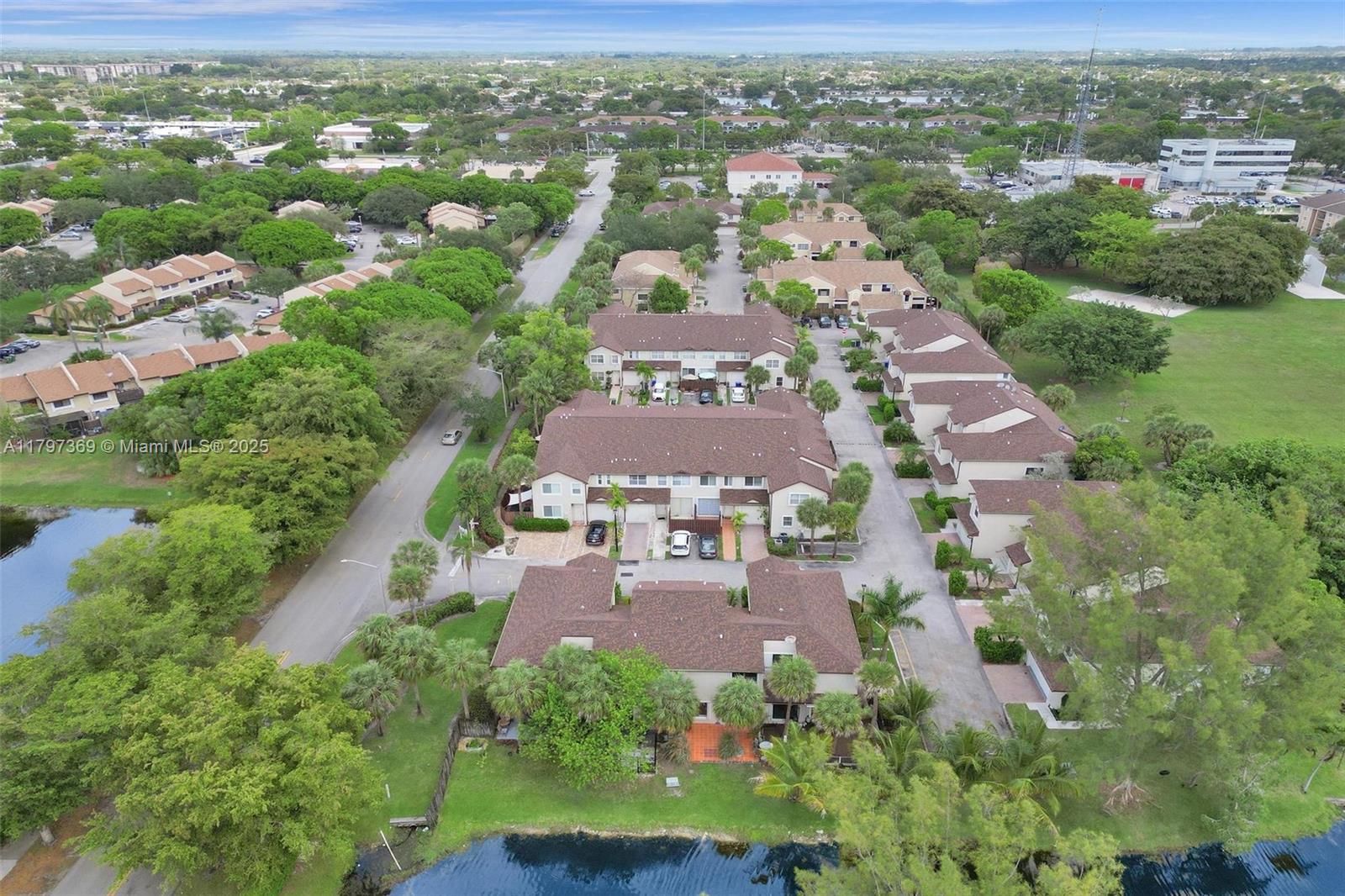 TANGLEWOOD TOWNHOMES SECT - Residential