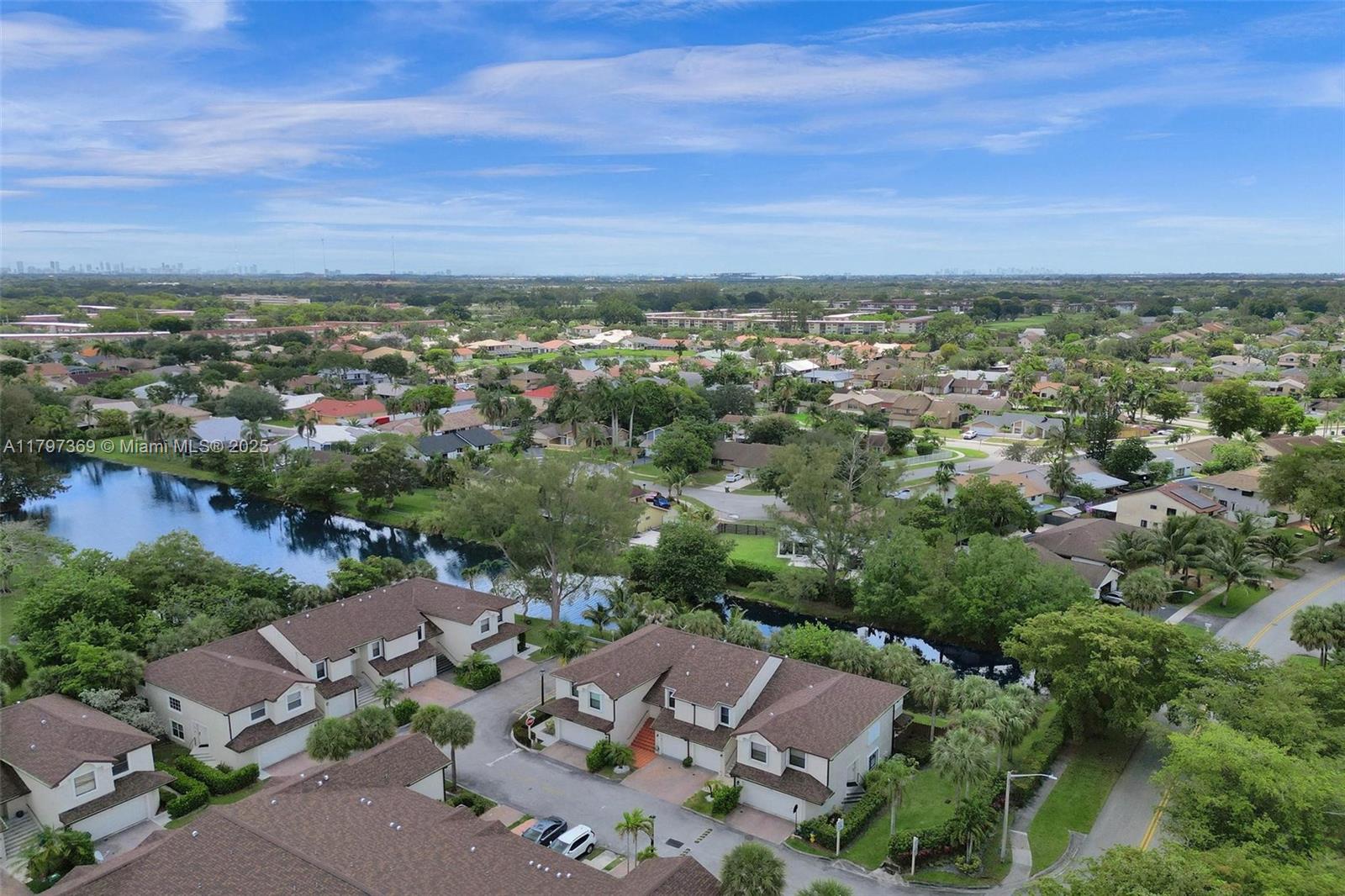 TANGLEWOOD TOWNHOMES SECT - Residential