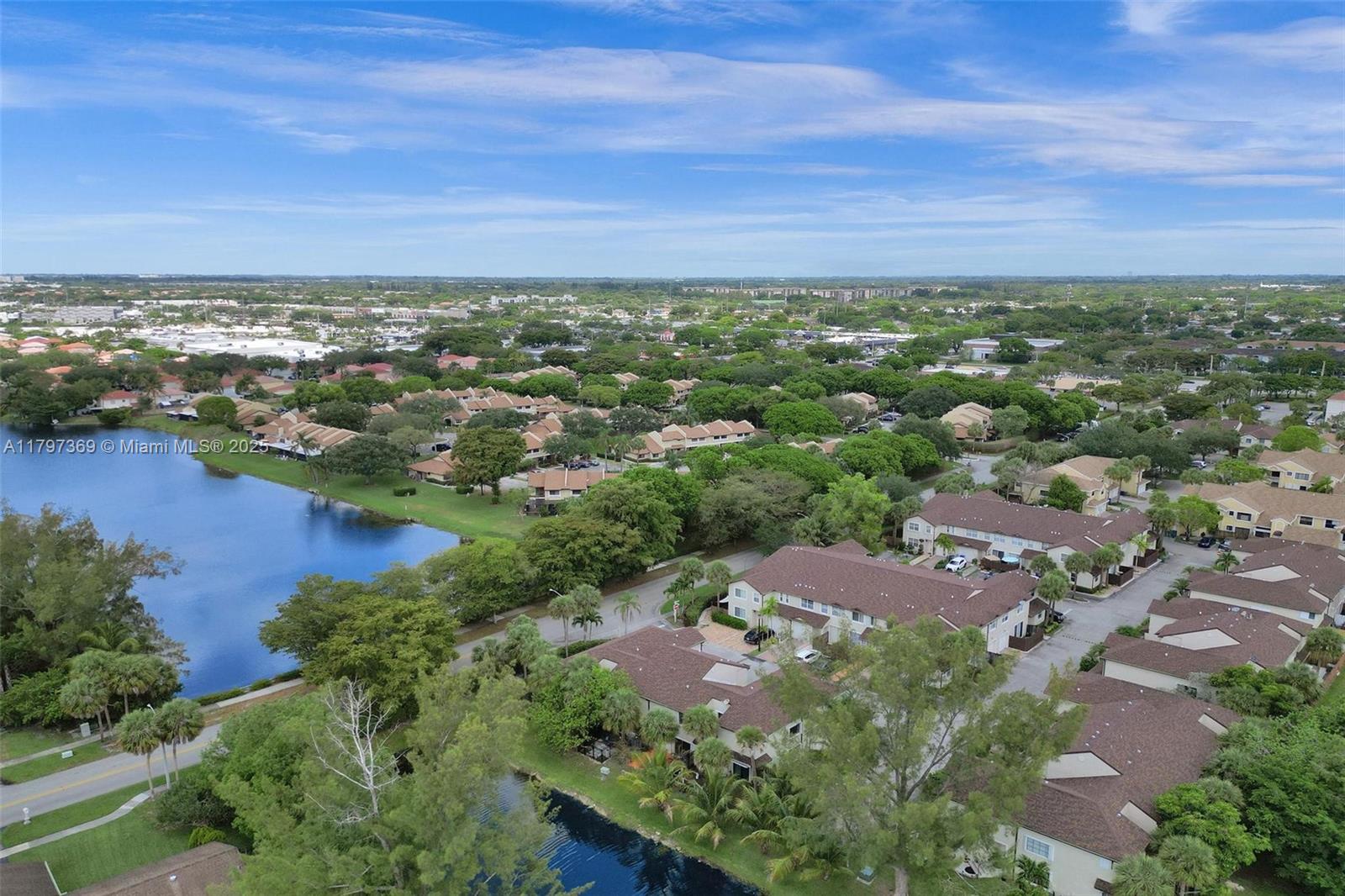 TANGLEWOOD TOWNHOMES SECT - Residential
