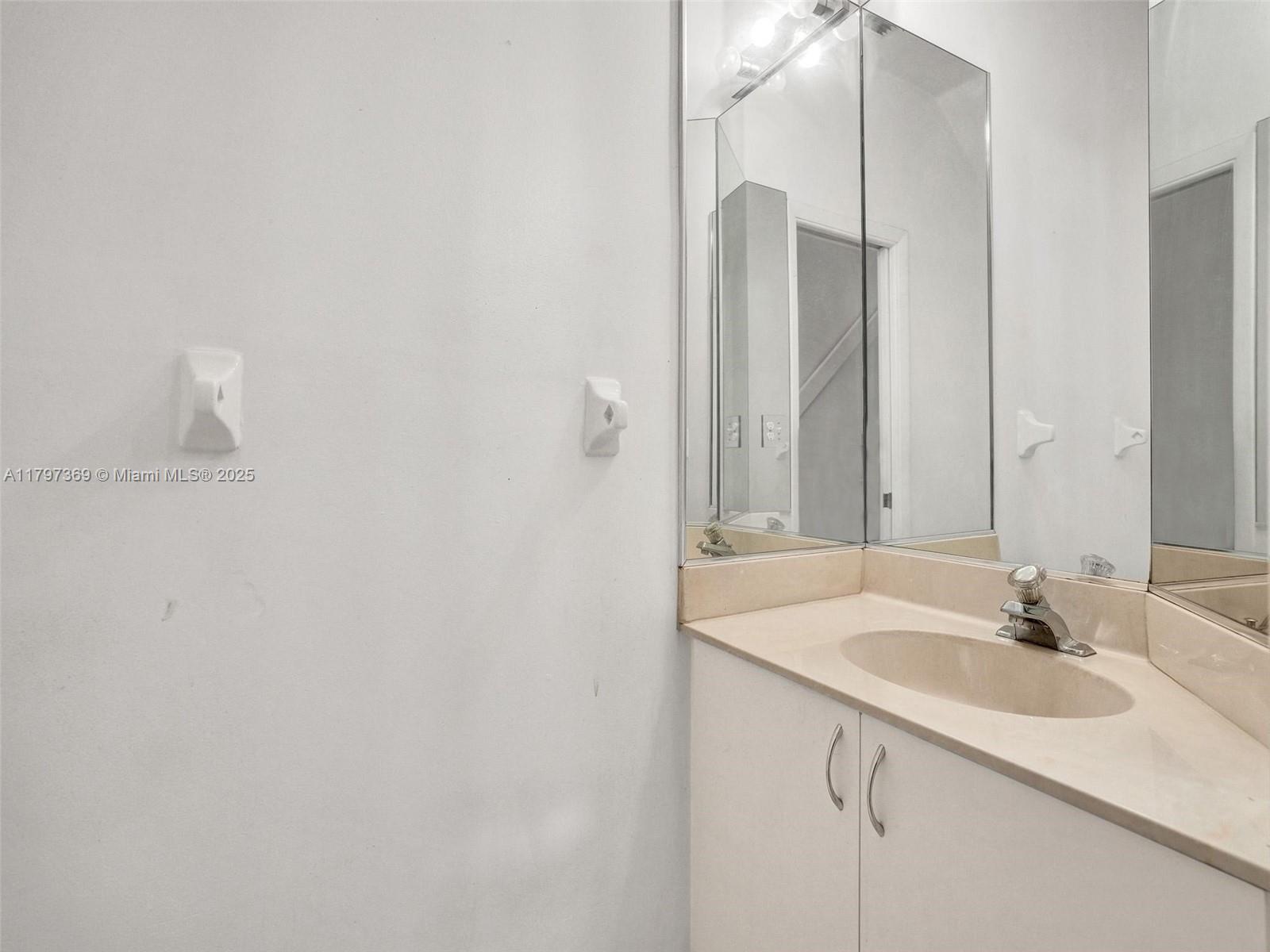 TANGLEWOOD TOWNHOMES SECT - Residential