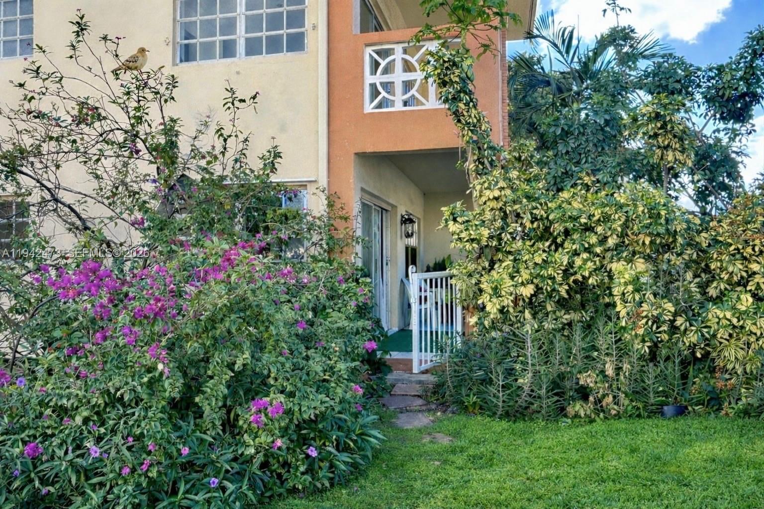 SUTTON HOUSE CONDO - Residential
