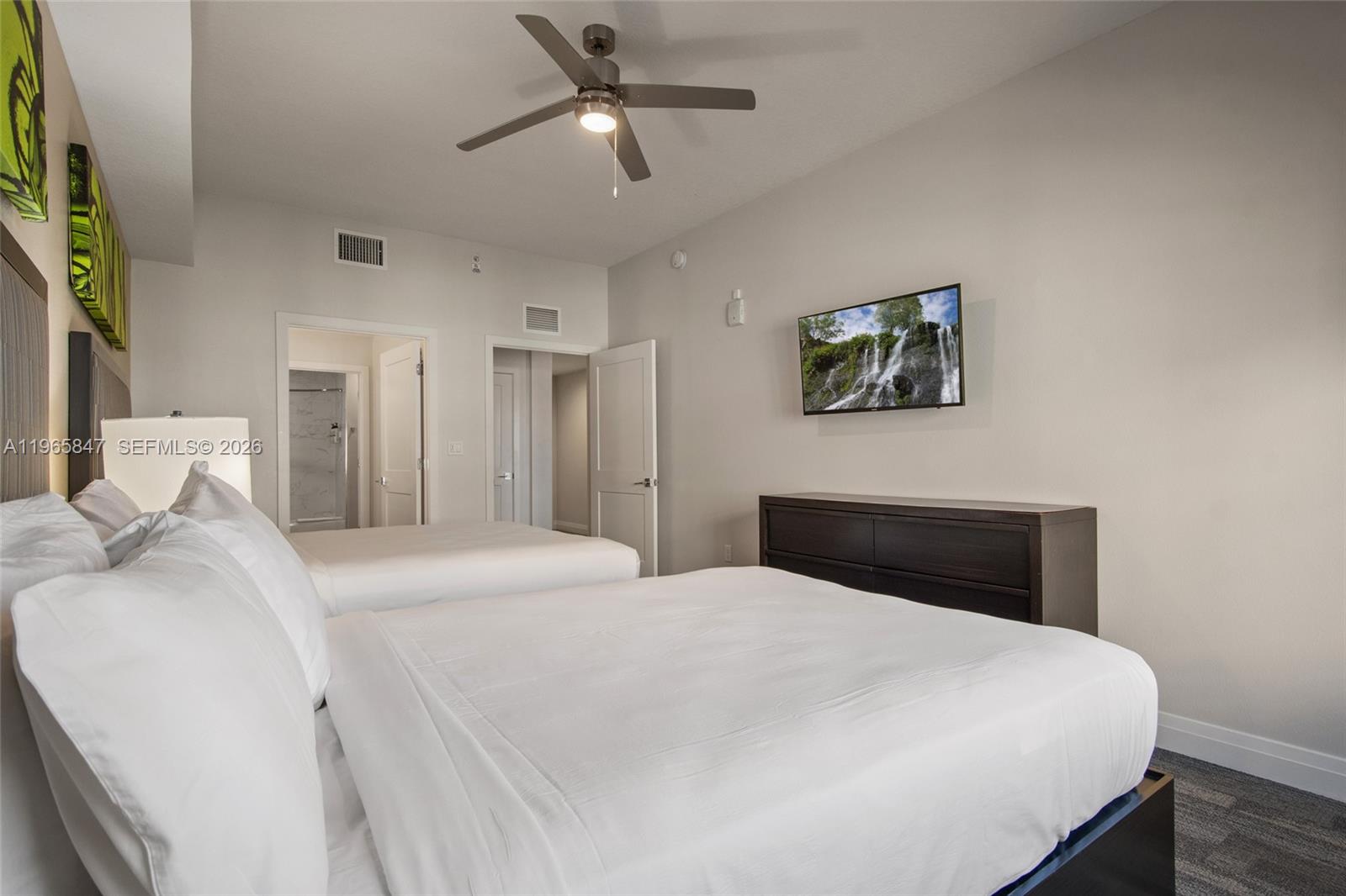 THE GROVE RESORT - Residential