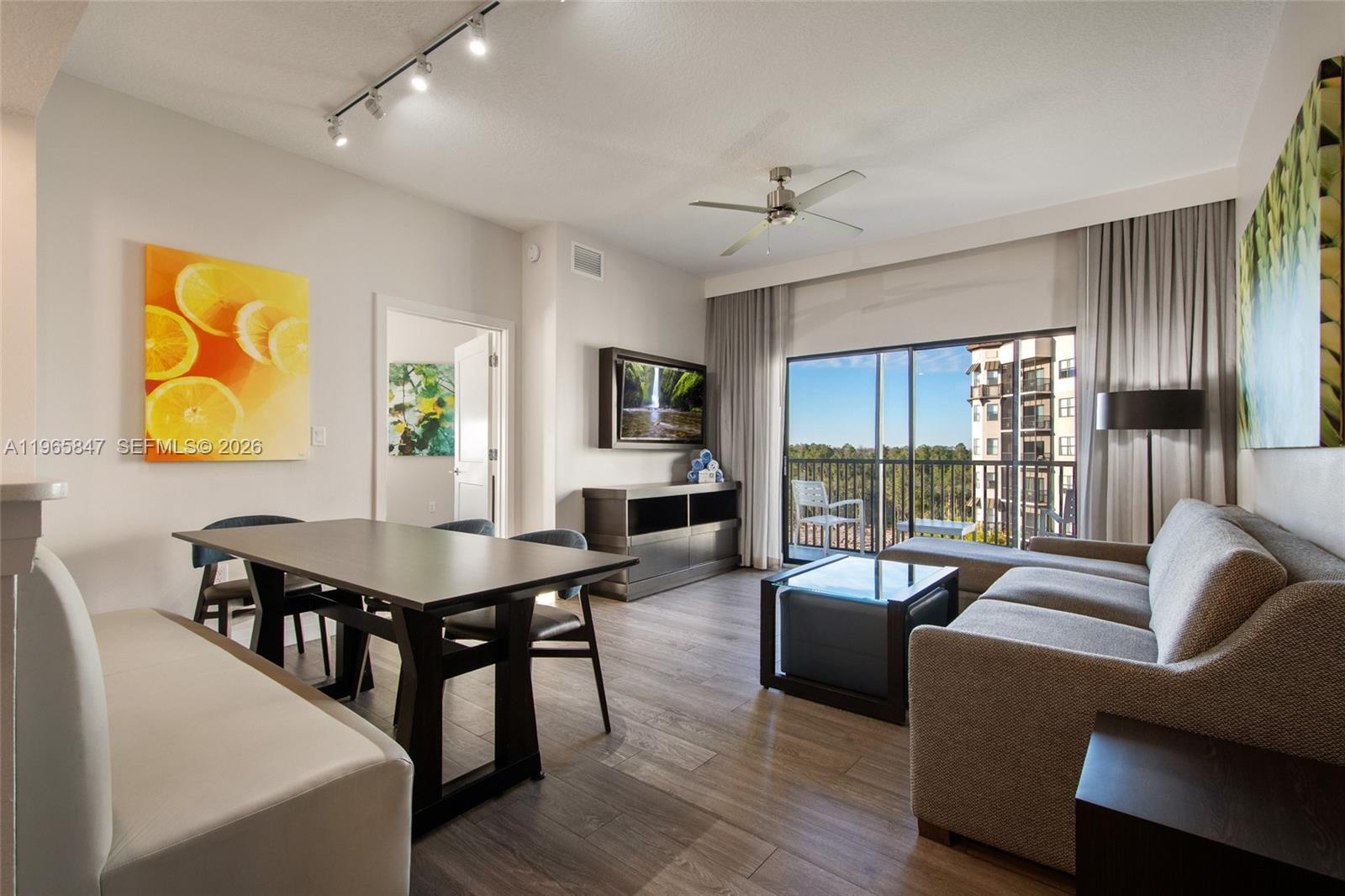 THE GROVE RESORT - Residential