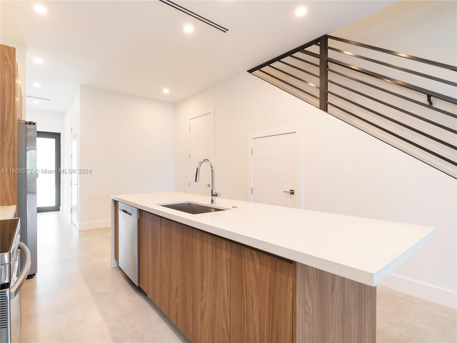Lake Ridge - Residential Lease