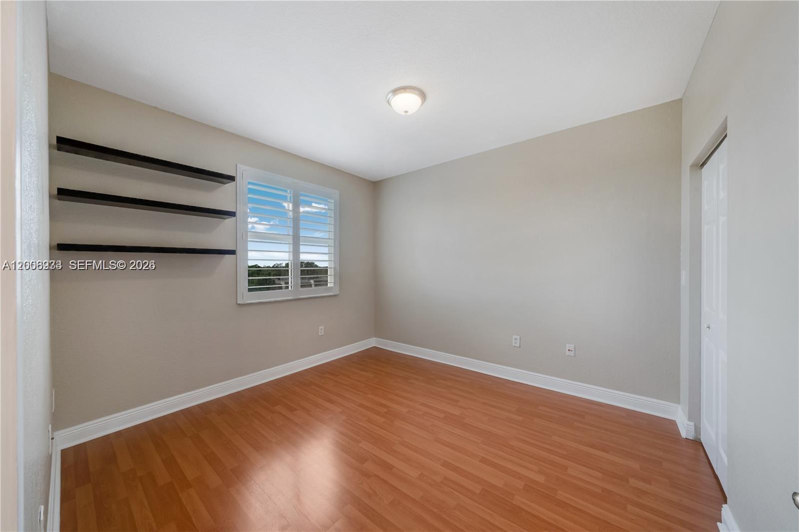 THE GRANDE CONDO - Residential
