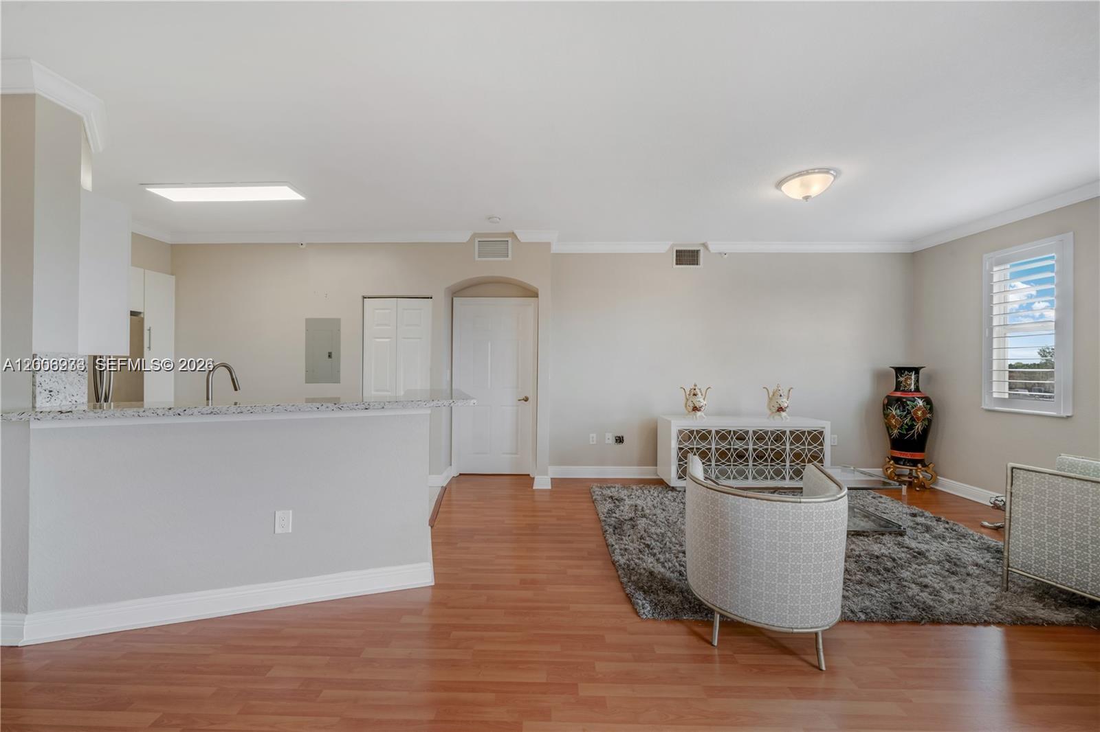 THE GRANDE CONDO - Residential