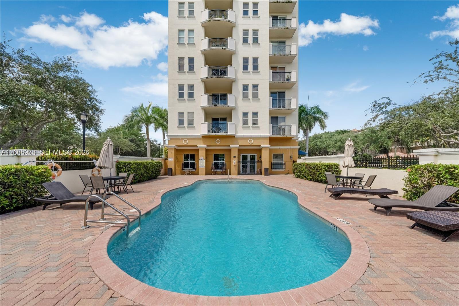 THE GRANDE CONDO - Residential