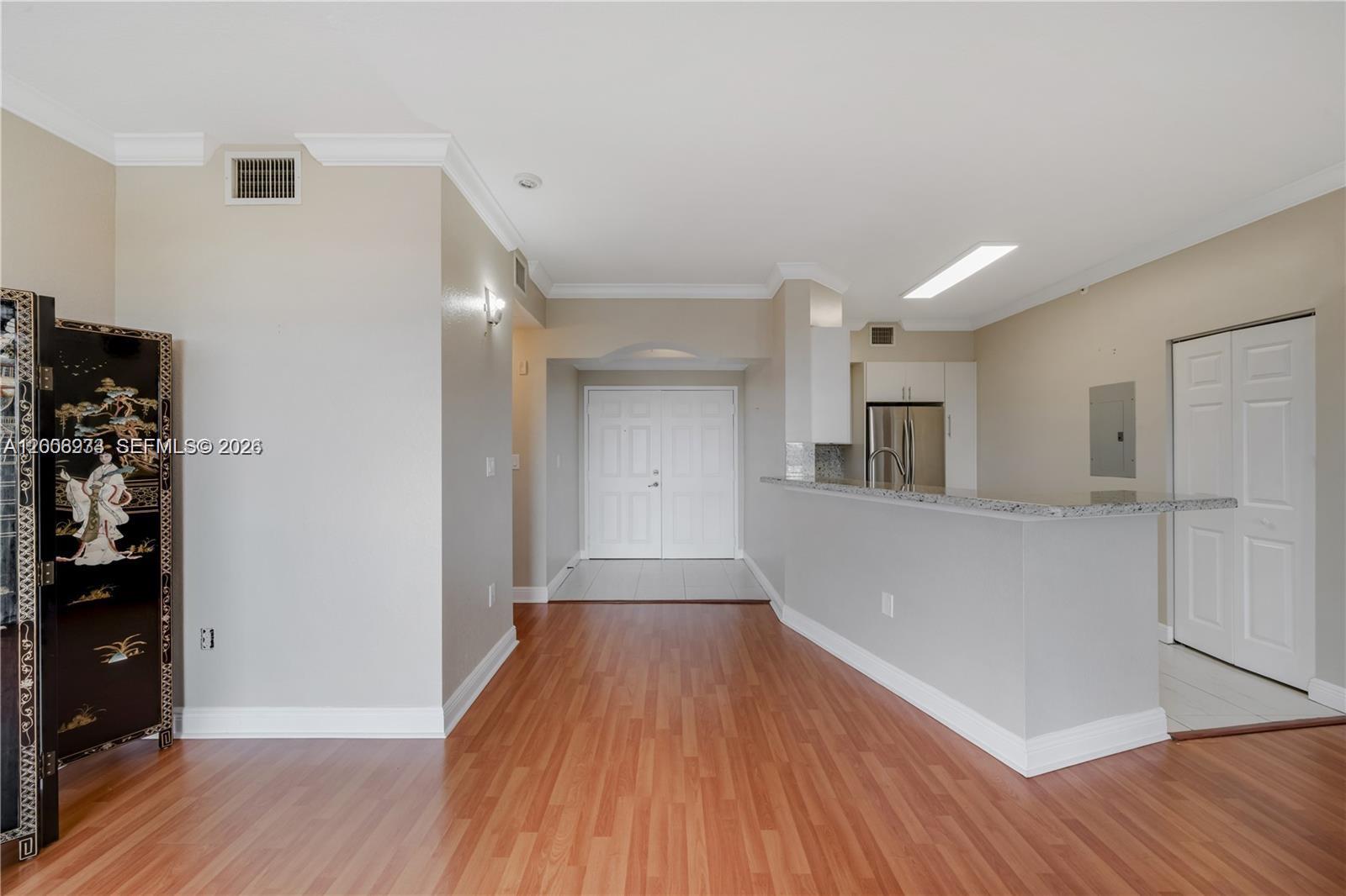 THE GRANDE CONDO - Residential
