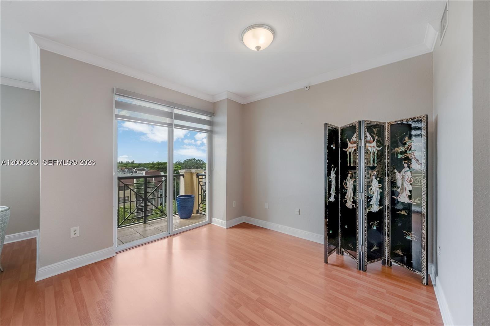 THE GRANDE CONDO - Residential