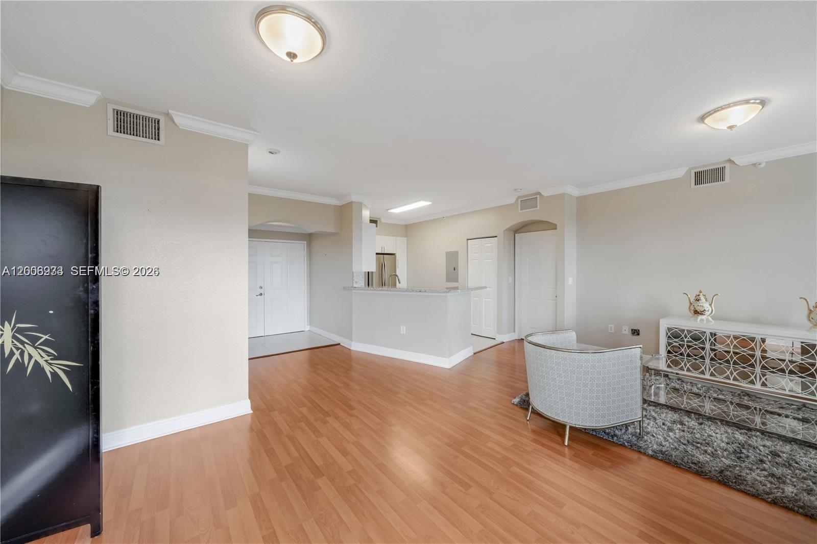 THE GRANDE CONDO - Residential
