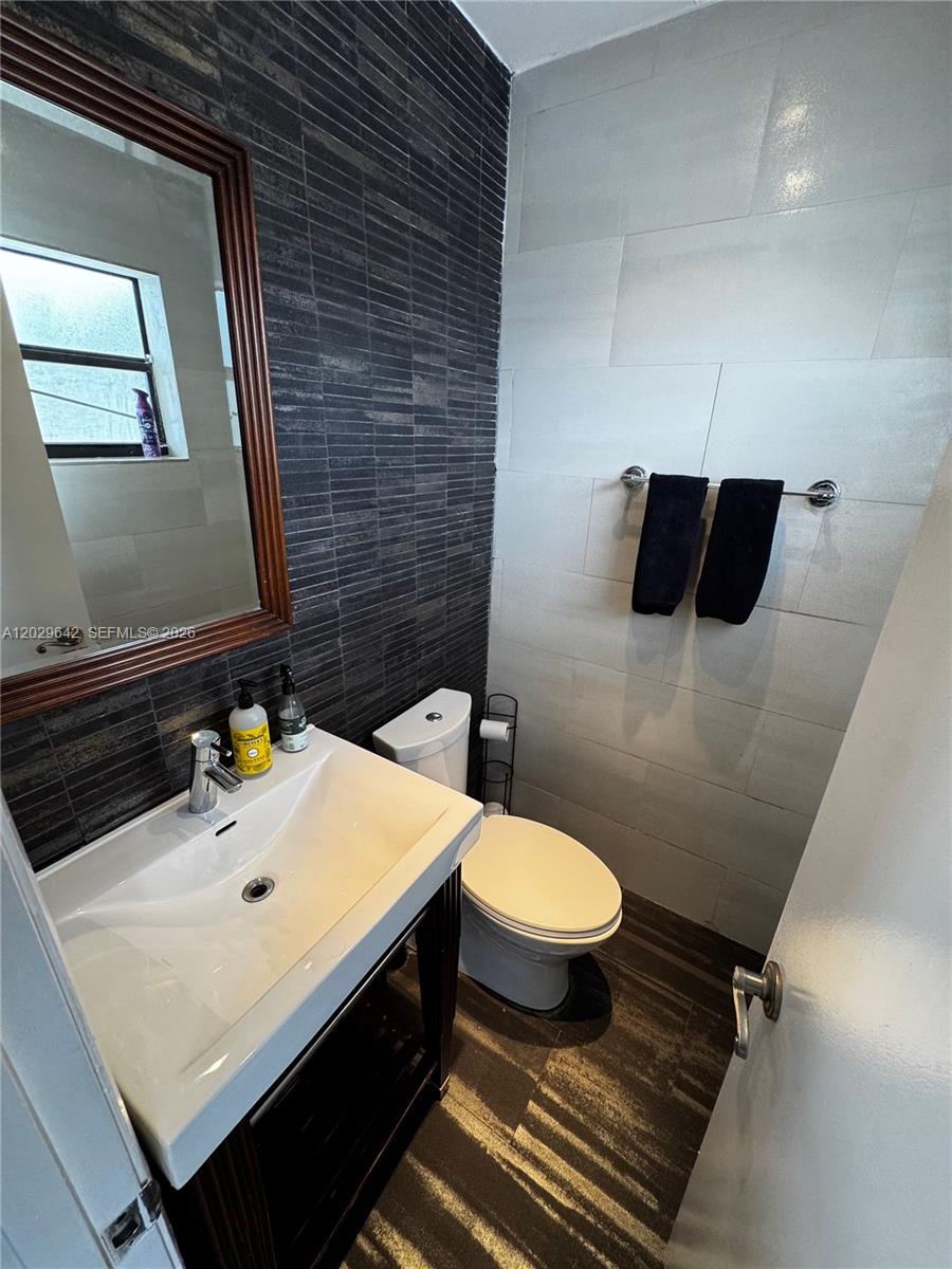 JEFFERSON GARDENS CONDO - Residential Lease