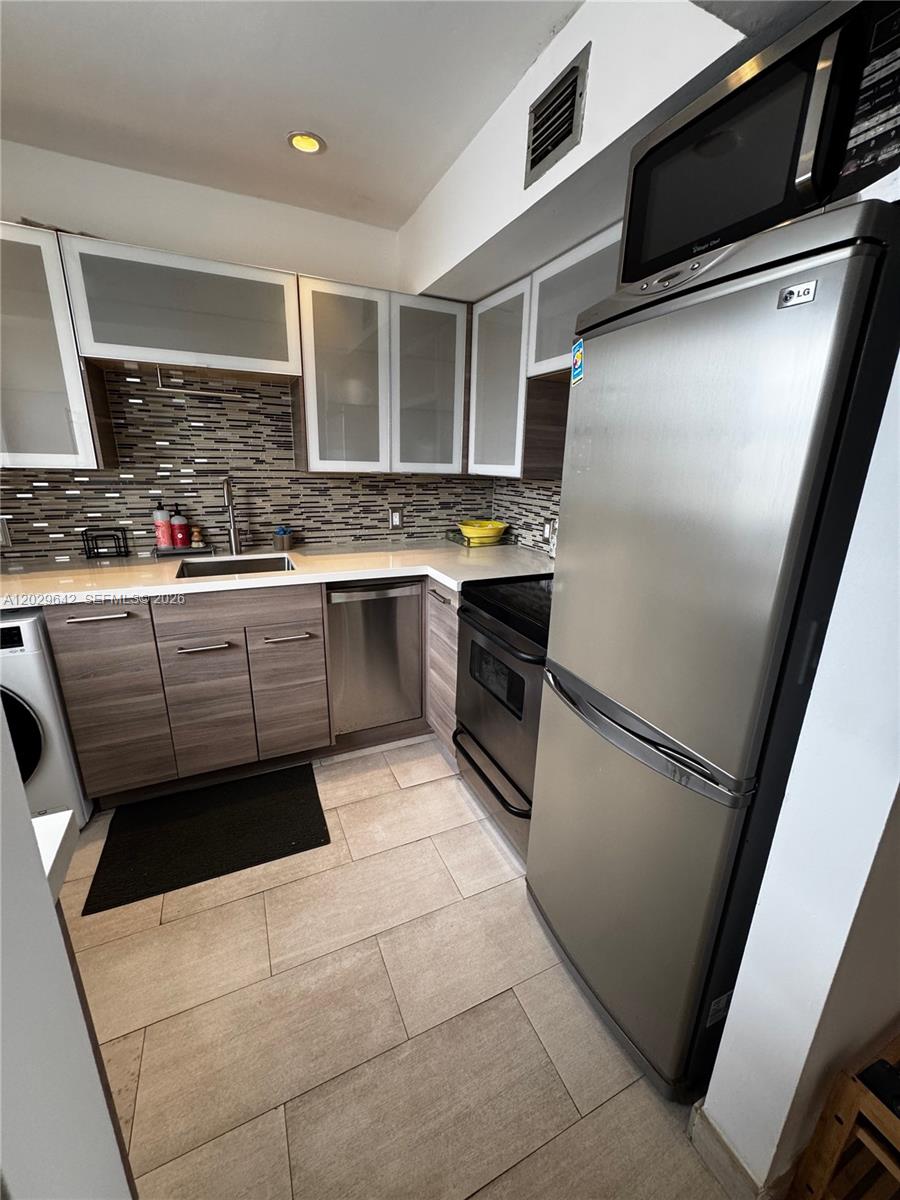 JEFFERSON GARDENS CONDO - Residential Lease