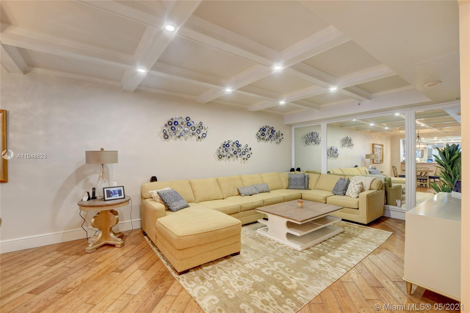 LUXURIA CONDO - Residential