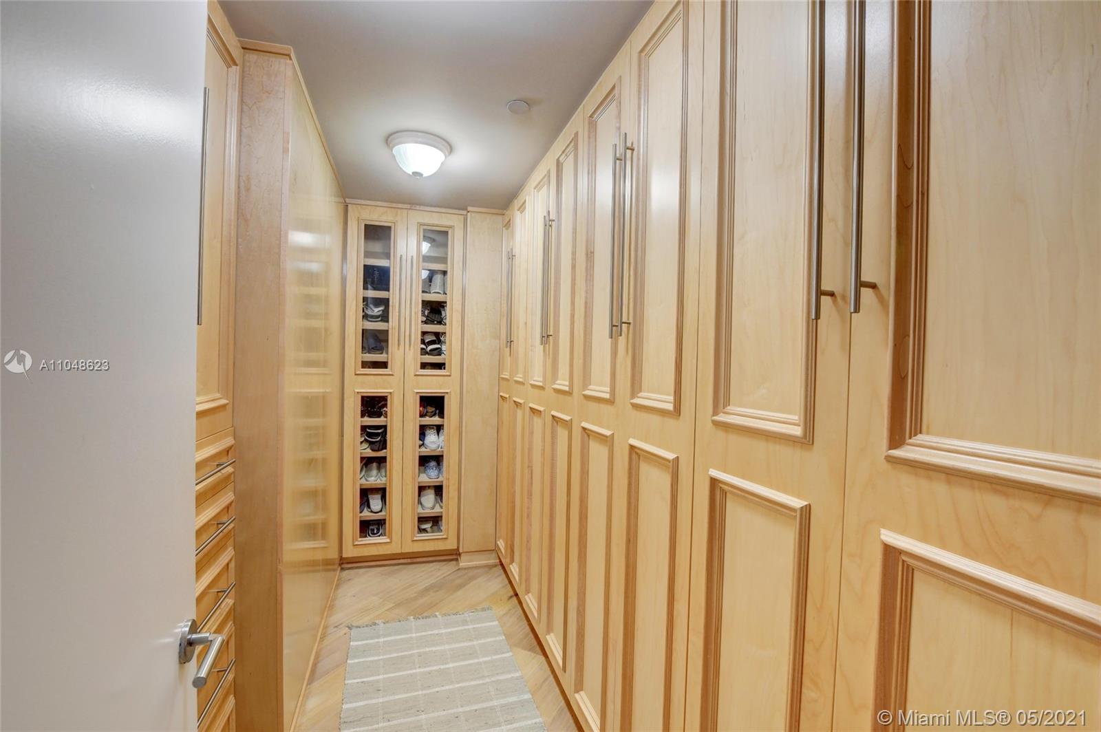 LUXURIA CONDO - Residential