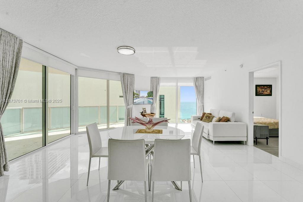 ST TROPEZ ON THE BAY 1 CO - Residential