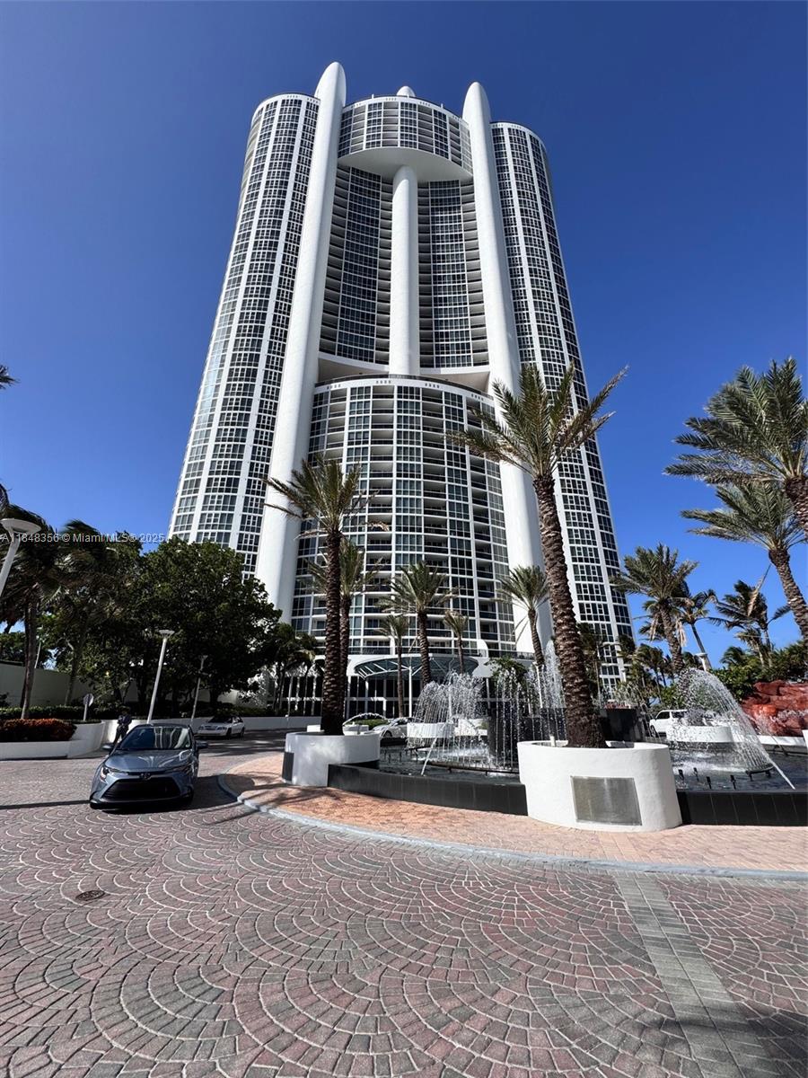 TRUMP ROYALE CONDO - Residential