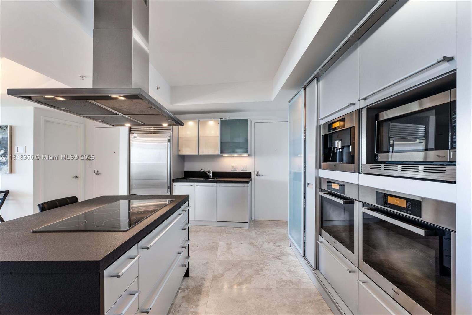 TRUMP ROYALE CONDO - Residential