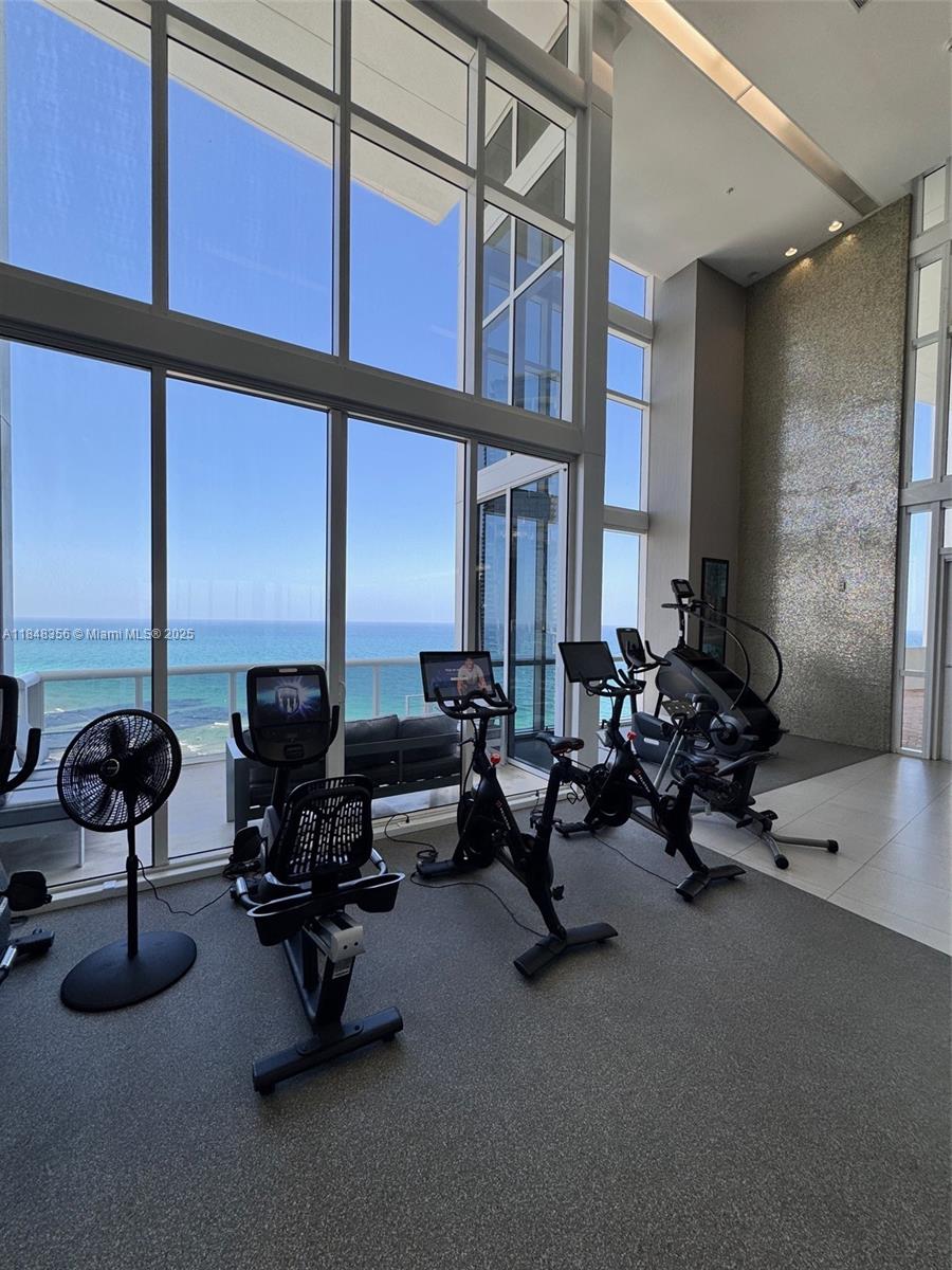 TRUMP ROYALE CONDO - Residential
