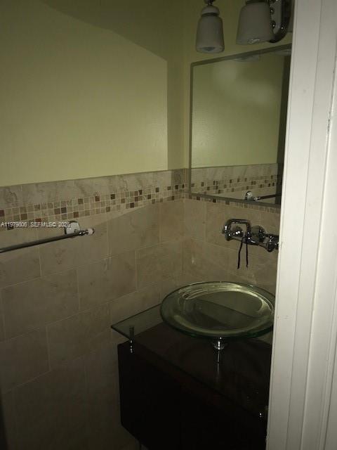 LAGUNA GARDENS CONDO - Residential Lease