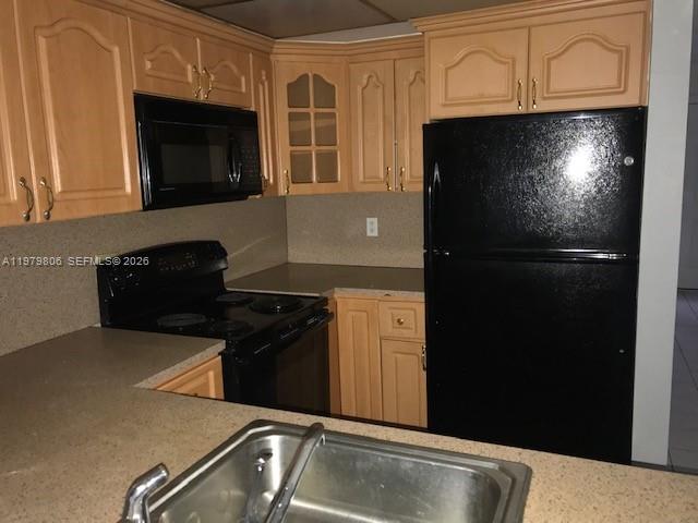 LAGUNA GARDENS CONDO - Residential Lease