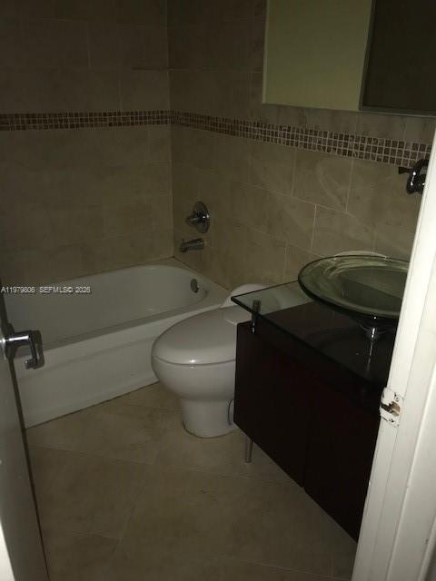 LAGUNA GARDENS CONDO - Residential Lease