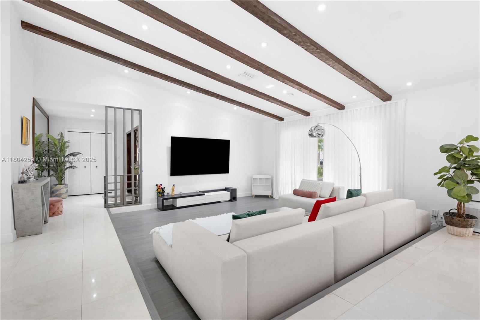 EMERALD HILLS SEC 3 - Residential Lease