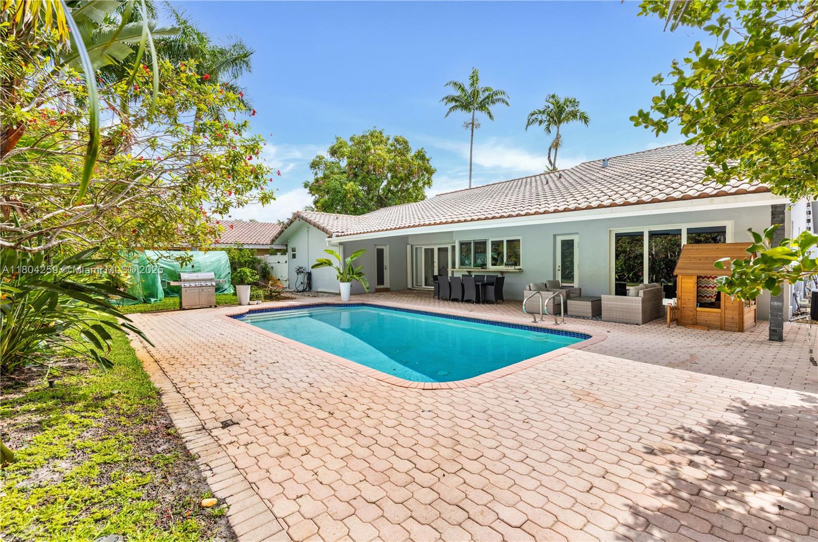 EMERALD HILLS SEC 3 - Residential Lease