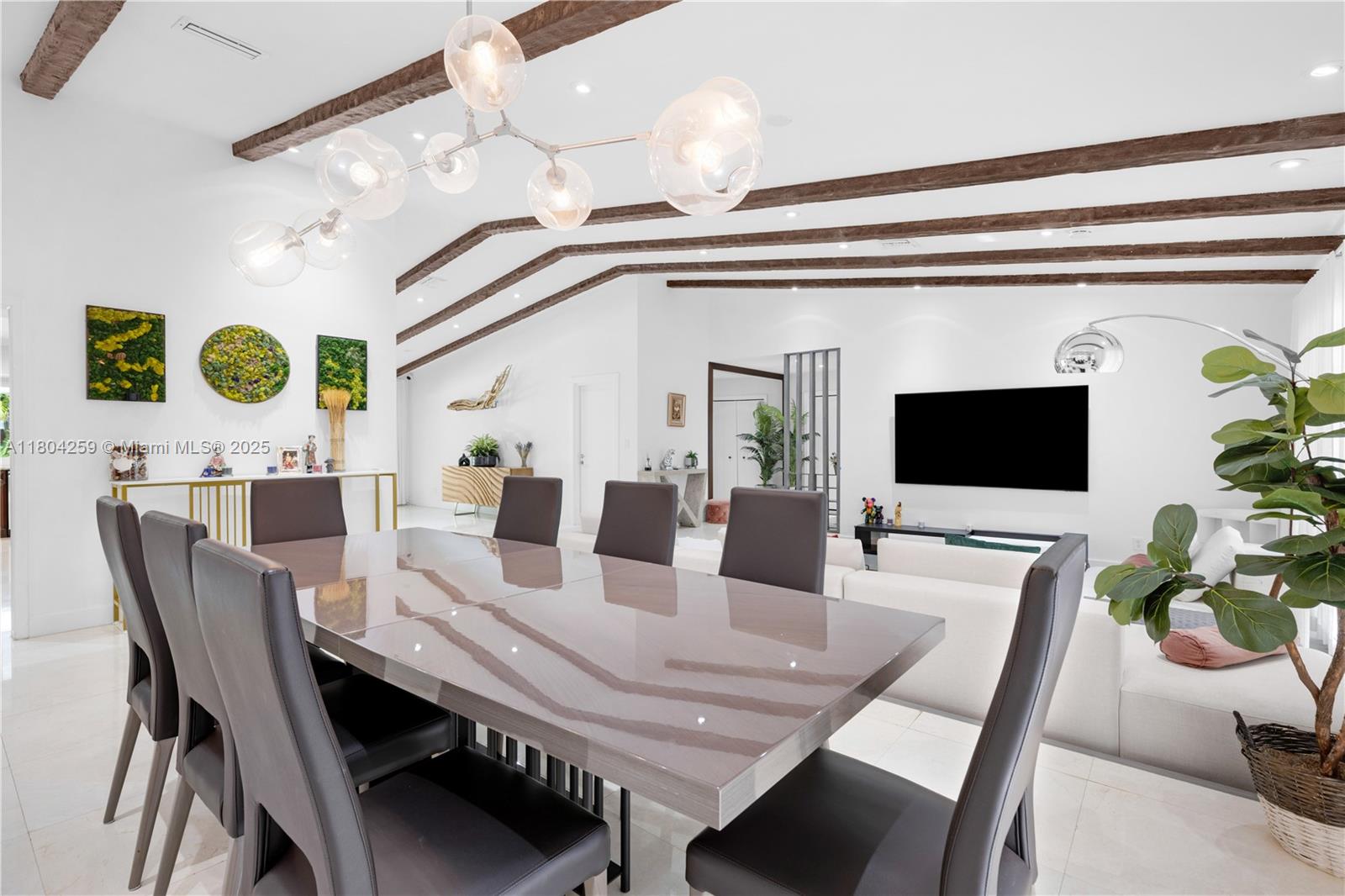 EMERALD HILLS SEC 3 - Residential Lease