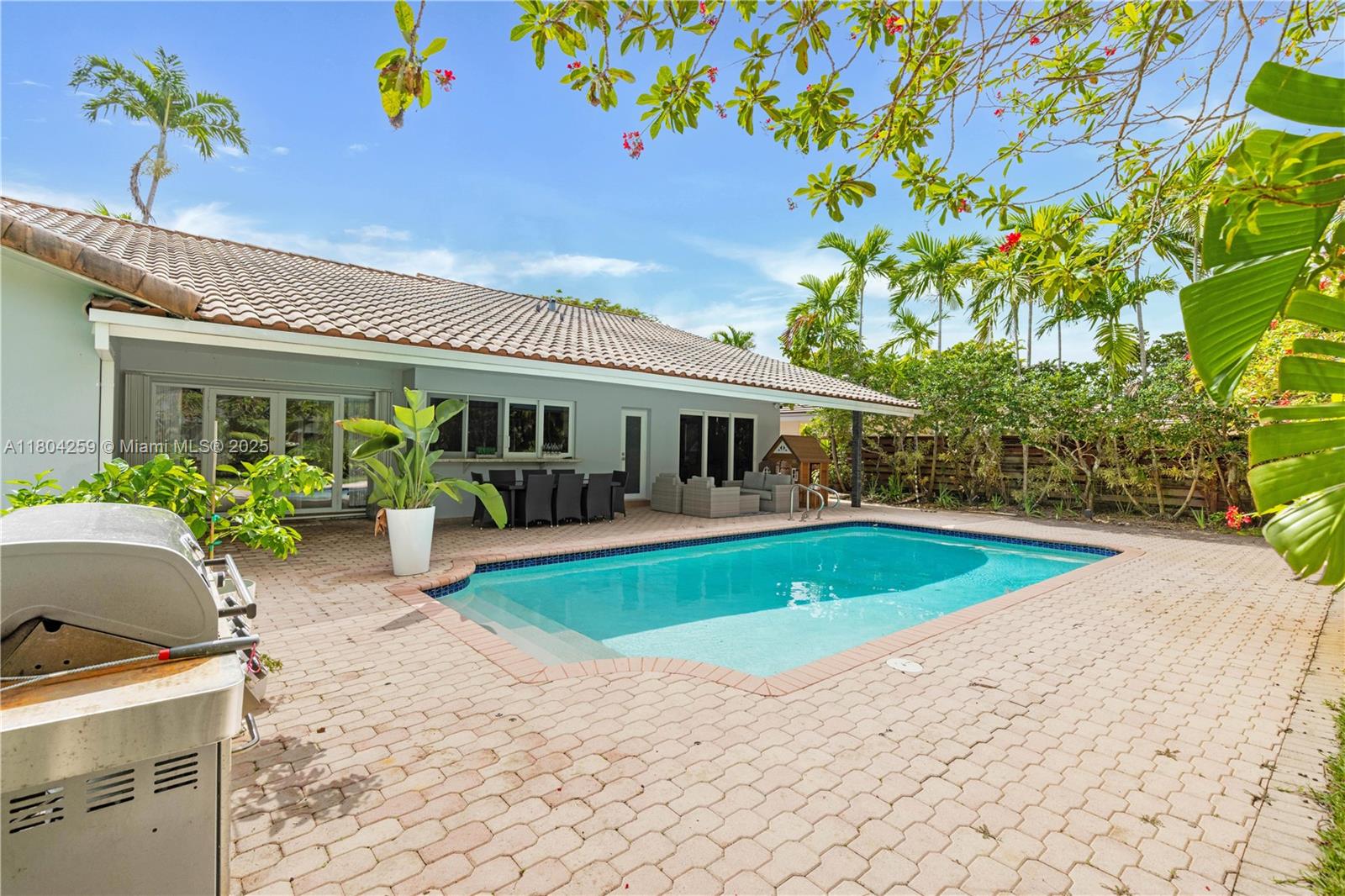 EMERALD HILLS SEC 3 - Residential Lease
