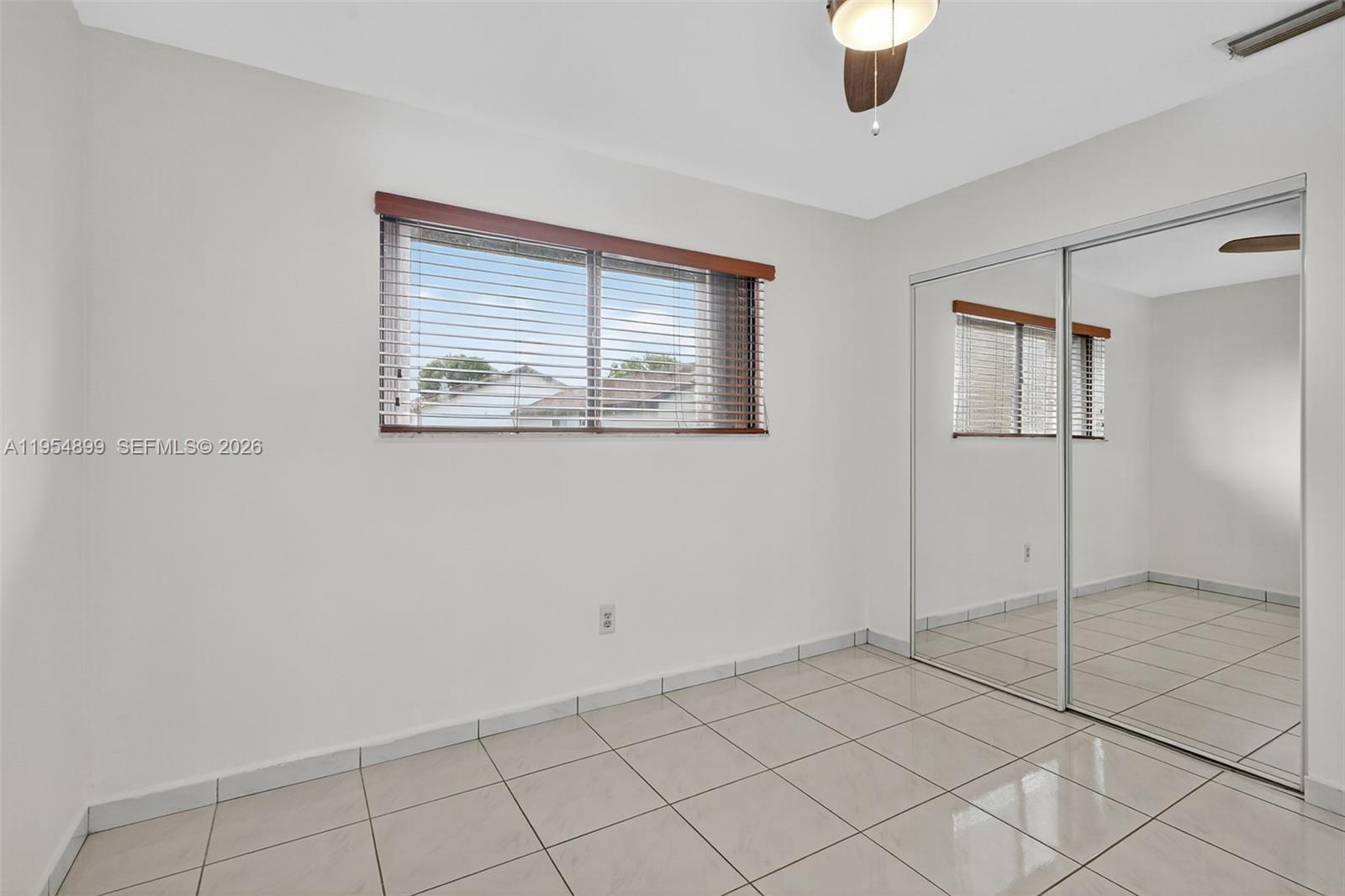 VALENCIA TOWNHOMES - Residential