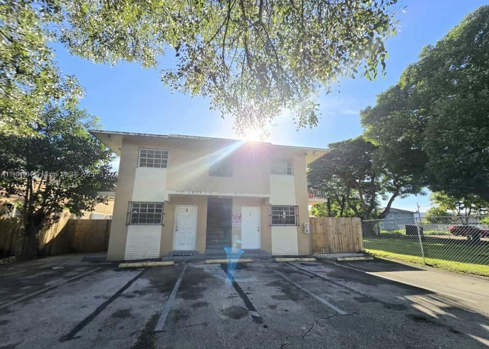 FOURPLEX!! 40/50-year re-certification completed. Remodeled bathrooms in all units except #4. Laminate floors throughout. Roof recoated on 04/11/2025. Three brand-new A/C units. Renovated fence. Four rear storage spaces for tenants. Ground floor units with direct patio access. Located in Allapattah, offering a solid CAP rate of approximately 6.5%. Excellent opportunity for investors seeking stable income and long-term growth potential.